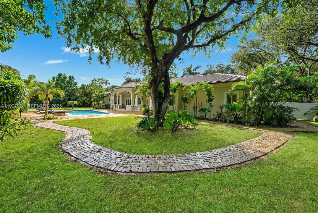 For Sale: $5,800,000 (5 beds, 4 baths, 4838 Square Feet)