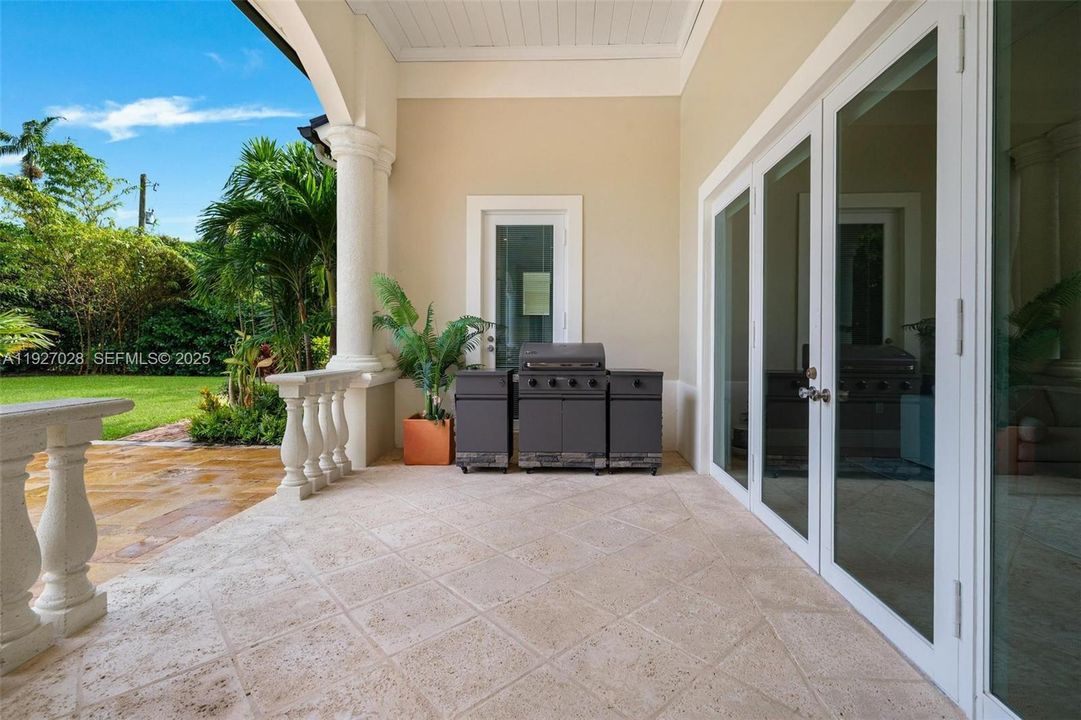 For Sale: $5,800,000 (5 beds, 4 baths, 4838 Square Feet)