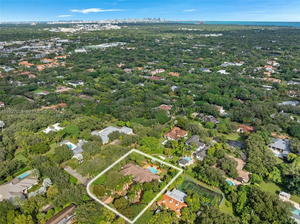 For Sale: $5,800,000 (5 beds, 4 baths, 4838 Square Feet)