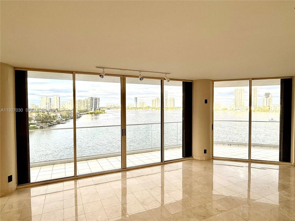 For Rent: $8,900 (2 beds, 3 baths, 2150 Square Feet)