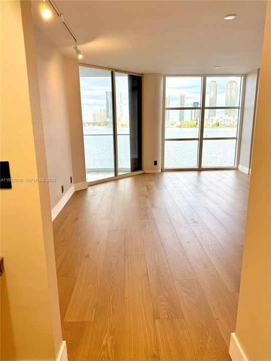 For Rent: $8,900 (2 beds, 3 baths, 2150 Square Feet)