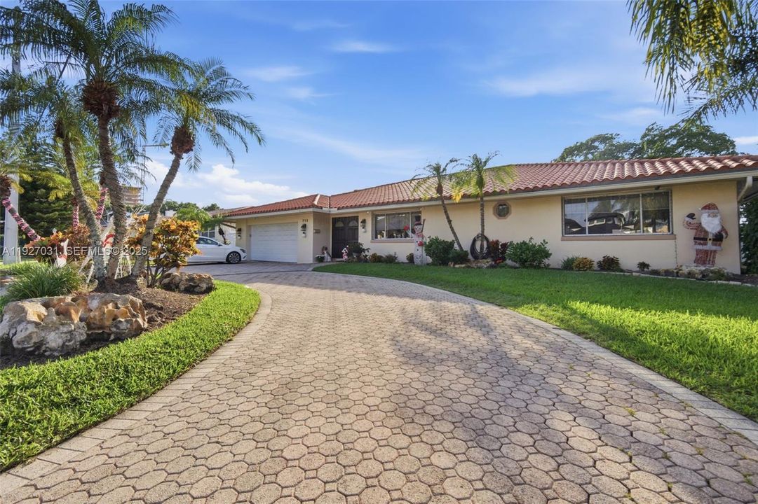 For Sale: $2,300,000 (4 beds, 3 baths, 2849 Square Feet)