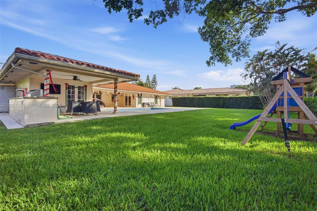 For Sale: $2,300,000 (4 beds, 3 baths, 2849 Square Feet)