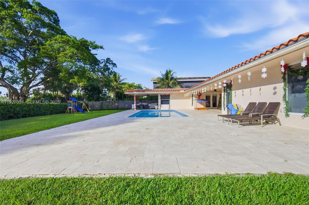 For Sale: $2,300,000 (4 beds, 3 baths, 2849 Square Feet)