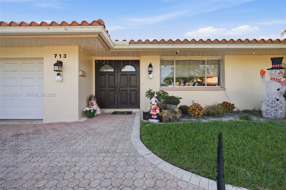 For Sale: $2,300,000 (4 beds, 3 baths, 2849 Square Feet)