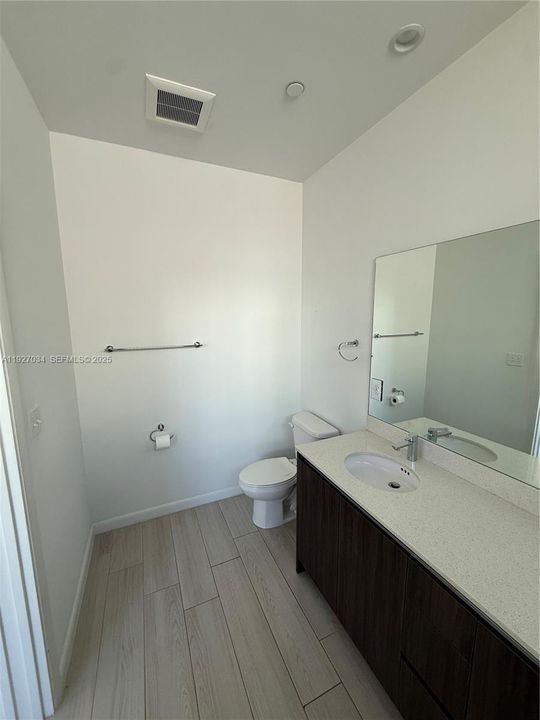 В аренду: $3,900 (3 спален, 3 ванн, 40733 Квадратных фут)