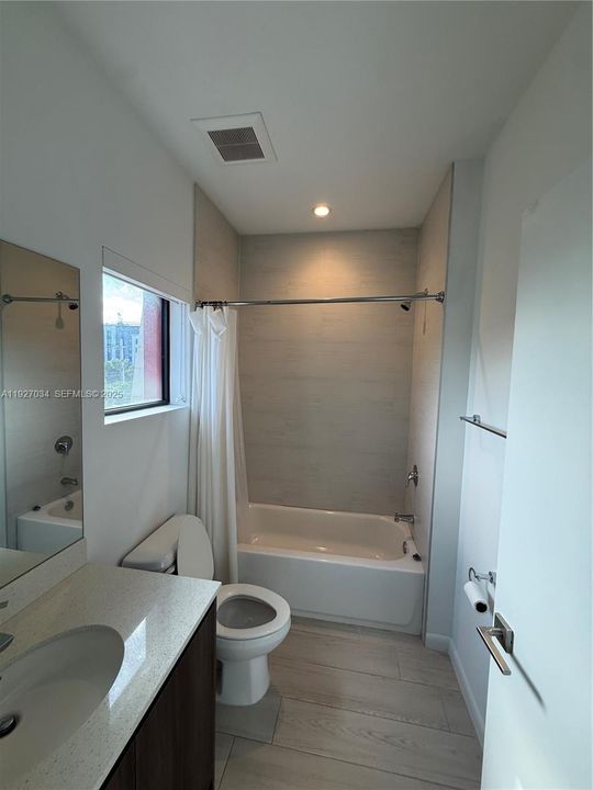 В аренду: $3,900 (3 спален, 3 ванн, 40733 Квадратных фут)