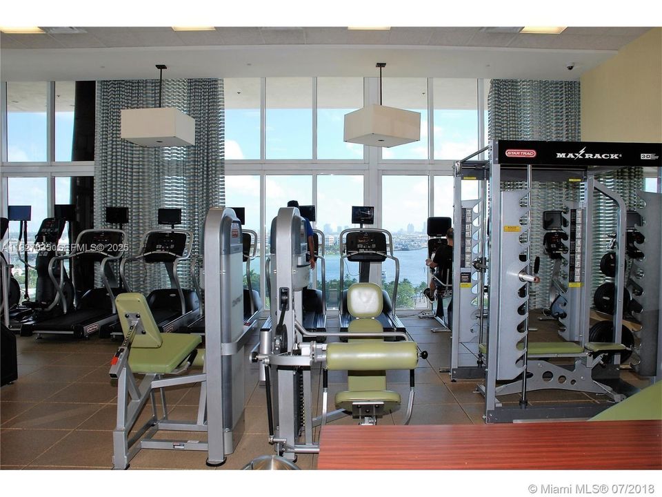 待售: $349,000 (0 贝兹, 1 浴室, 567 平方英尺)