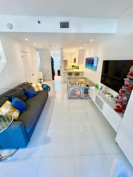 В аренду: $2,750 (2 спален, 2 ванн, 1200 Квадратных фут)