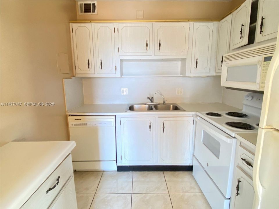 For Rent: $1,500 (1 beds, 1 baths, 540 Square Feet)
