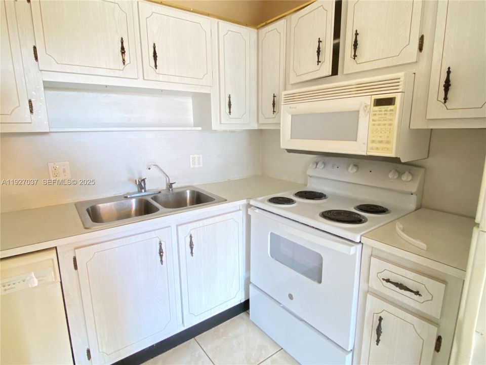 For Rent: $1,500 (1 beds, 1 baths, 540 Square Feet)