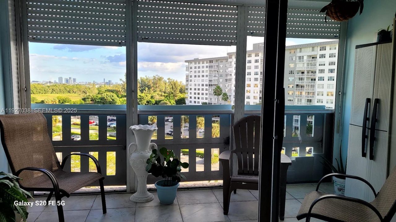 待售: $259,500 (2 贝兹, 2 浴室, 1132 平方英尺)