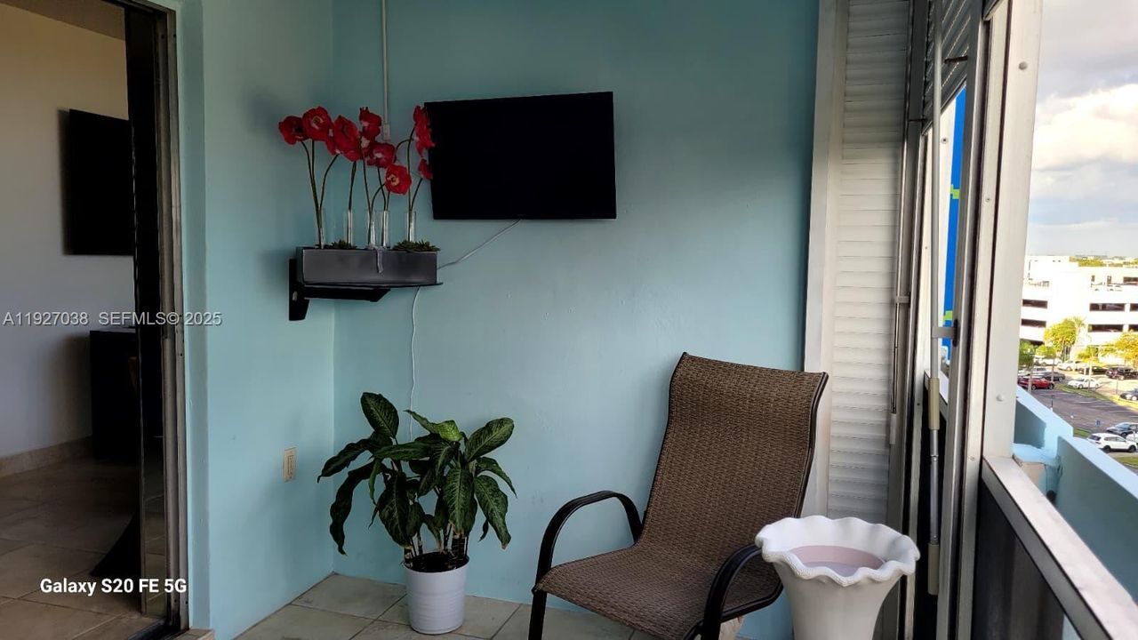 待售: $259,500 (2 贝兹, 2 浴室, 1132 平方英尺)