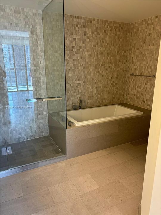 For Rent: $4,375 (1 beds, 1 baths, 976 Square Feet)