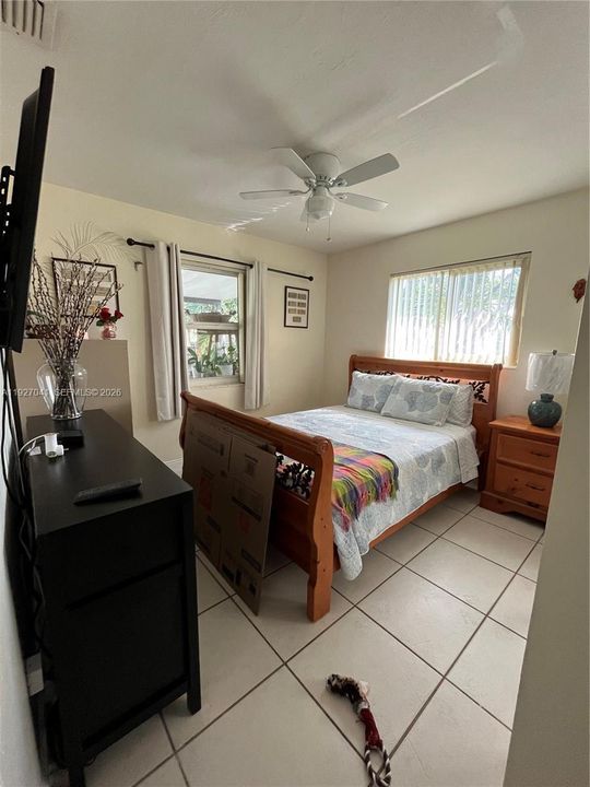 待售: $545,000 (3 贝兹, 1 浴室, 1040 平方英尺)