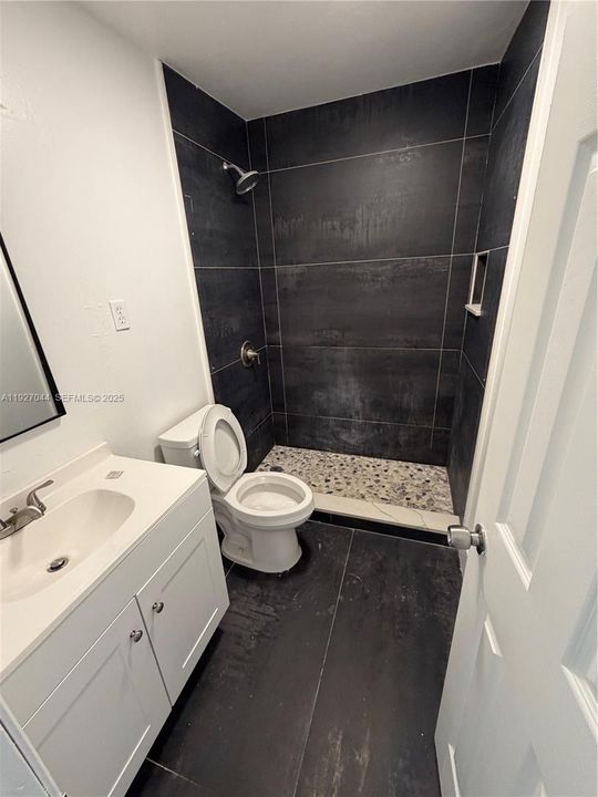 En Venta: $647,700 (4 camas, 1 baños, 1732 Pies cuadrados)