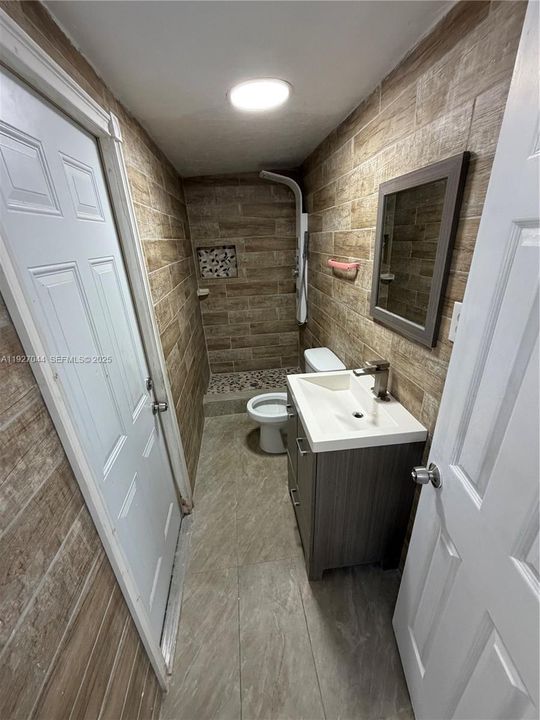 En Venta: $647,700 (4 camas, 1 baños, 1732 Pies cuadrados)