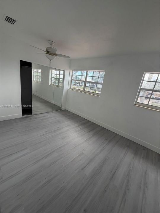 En Venta: $647,700 (4 camas, 1 baños, 1732 Pies cuadrados)