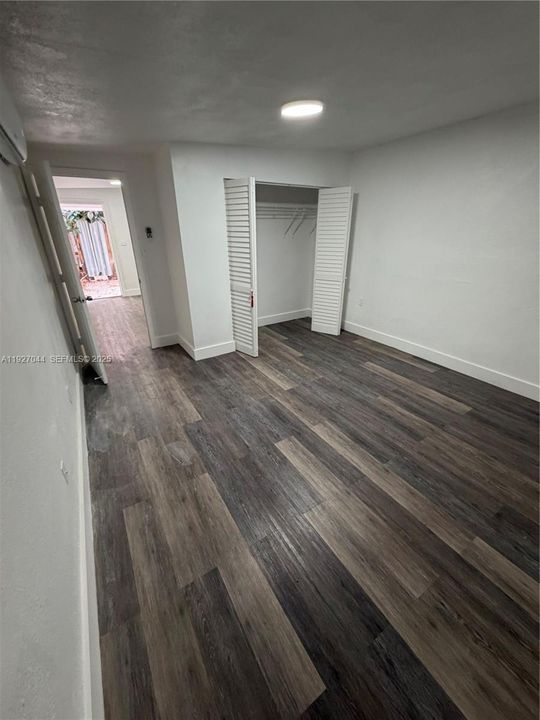 En Venta: $647,700 (4 camas, 1 baños, 1732 Pies cuadrados)