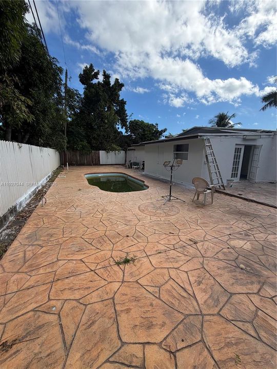 En Venta: $647,700 (4 camas, 1 baños, 1732 Pies cuadrados)