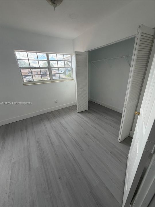 En Venta: $647,700 (4 camas, 1 baños, 1732 Pies cuadrados)