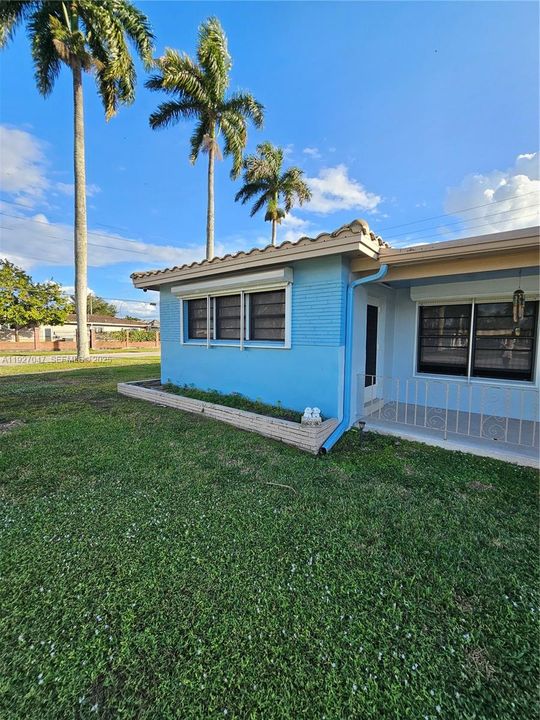 В аренду: $1,400 (3 спален, 2 ванн, 1714 Квадратных фут)