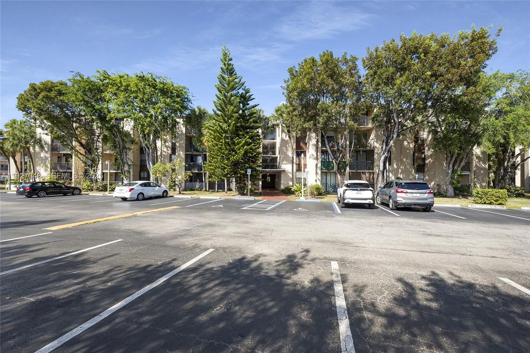 出租: $1,850 (1 贝兹, 1 浴室, 614 平方英尺)