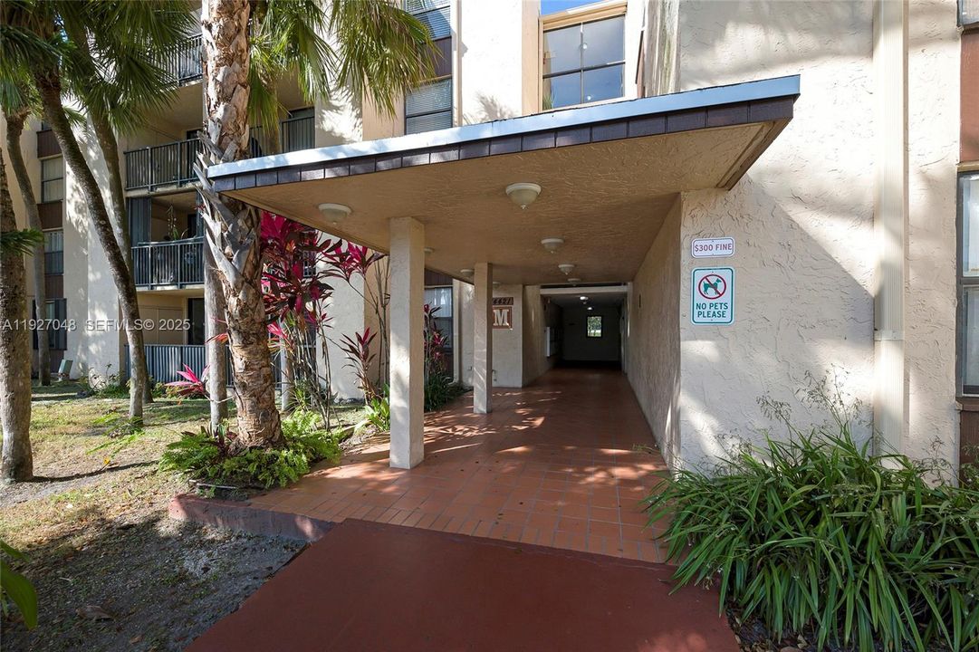 出租: $1,850 (1 贝兹, 1 浴室, 614 平方英尺)