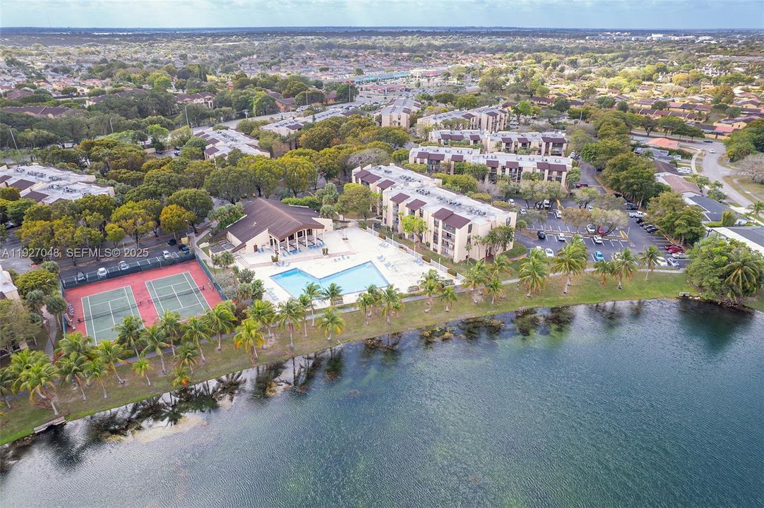 出租: $1,850 (1 贝兹, 1 浴室, 614 平方英尺)