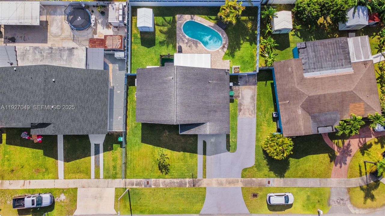 En Venta: $549,900 (3 camas, 1 baños, 1373 Pies cuadrados)