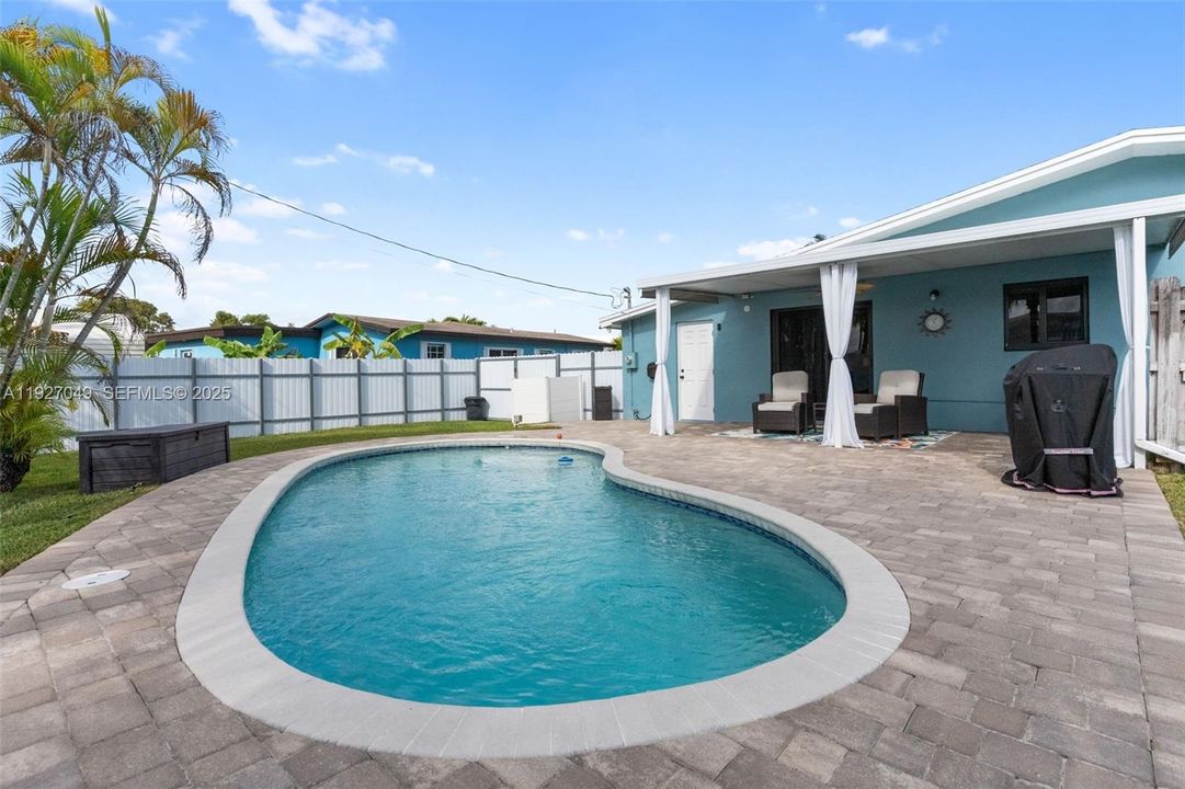 En Venta: $549,900 (3 camas, 1 baños, 1373 Pies cuadrados)