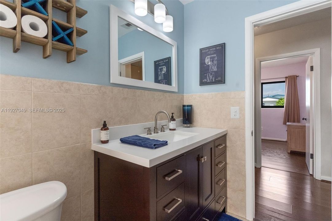 En Venta: $549,900 (3 camas, 1 baños, 1373 Pies cuadrados)