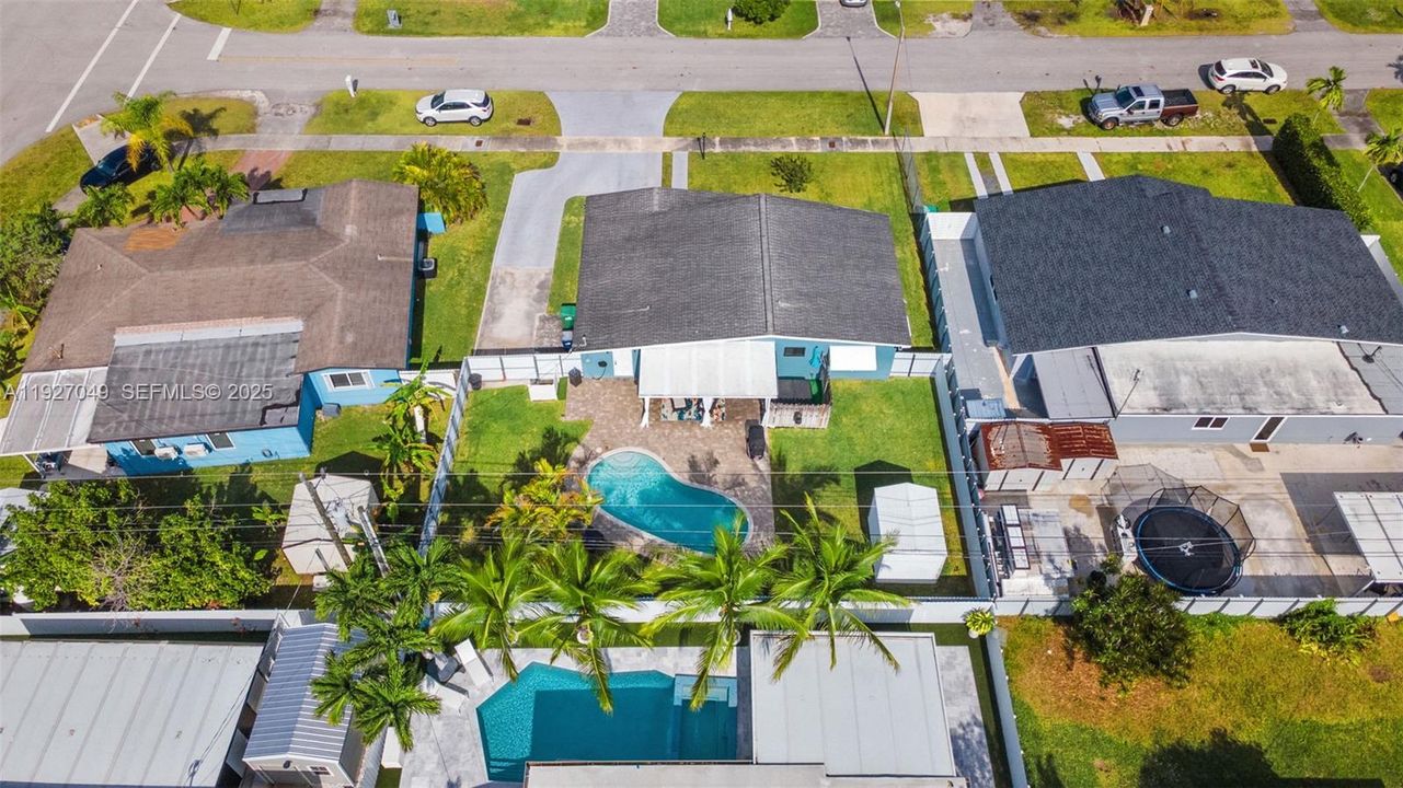 En Venta: $549,900 (3 camas, 1 baños, 1373 Pies cuadrados)