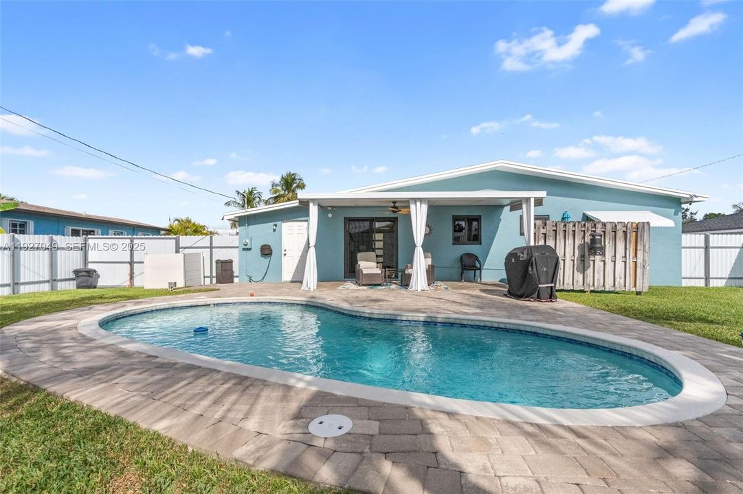 En Venta: $549,900 (3 camas, 1 baños, 1373 Pies cuadrados)