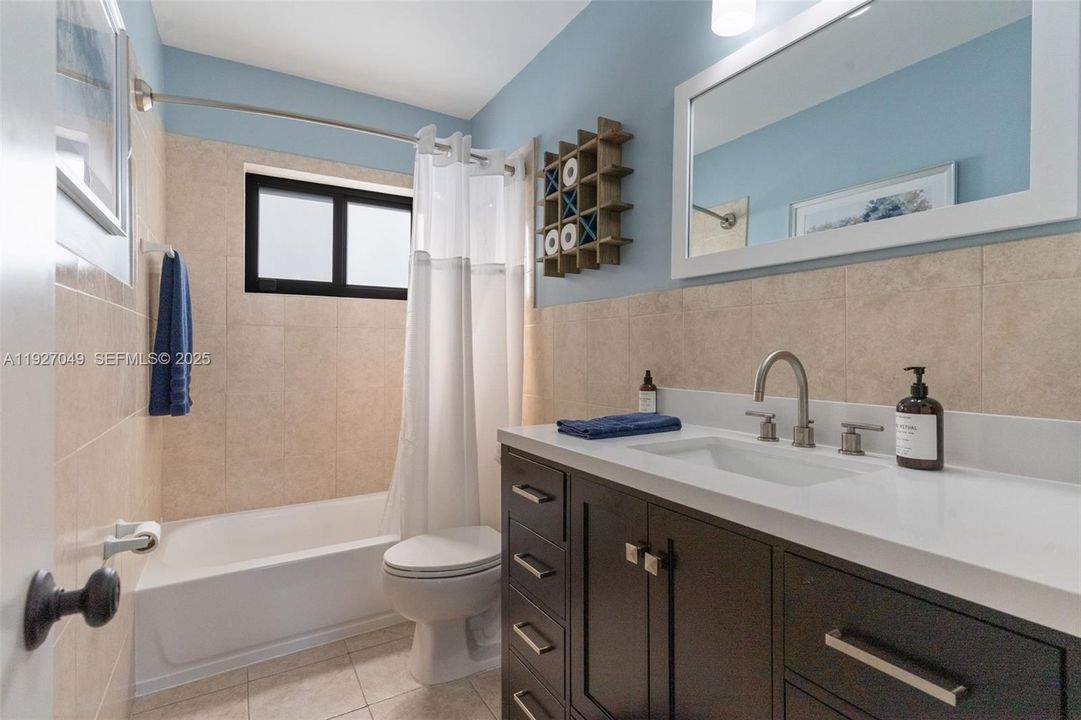 En Venta: $549,900 (3 camas, 1 baños, 1373 Pies cuadrados)