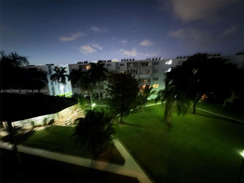 В аренду: $1,830 (1 спален, 1 ванн, 730 Квадратных фут)