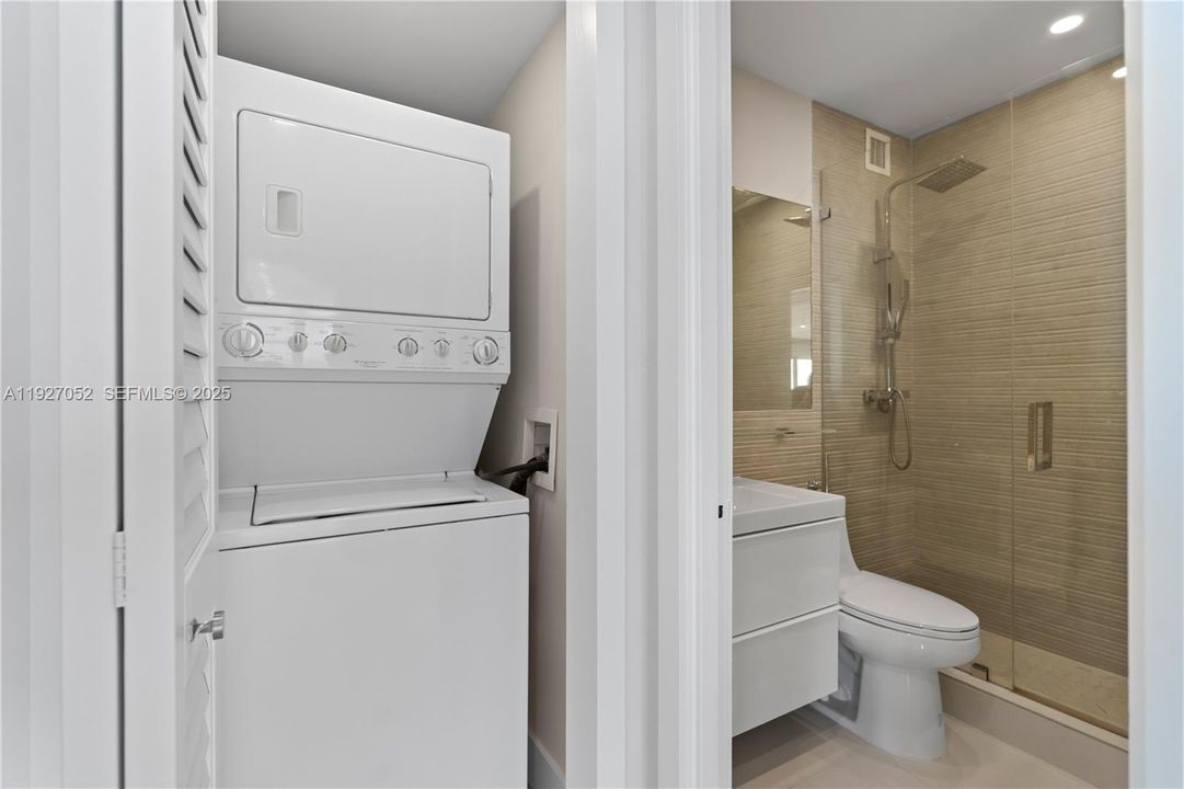 В аренду: $3,000 (1 спален, 1 ванн, 886 Квадратных фут)