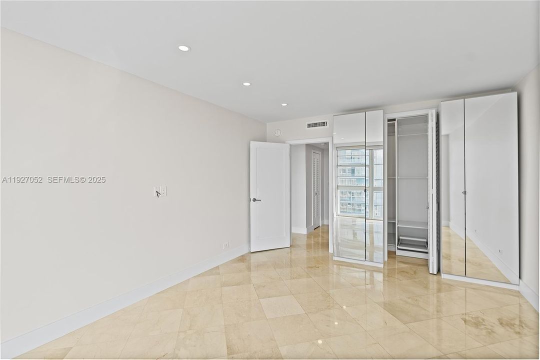 В аренду: $3,000 (1 спален, 1 ванн, 886 Квадратных фут)