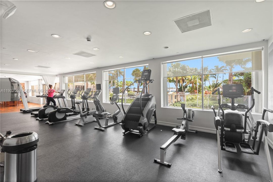 В аренду: $3,000 (1 спален, 1 ванн, 886 Квадратных фут)