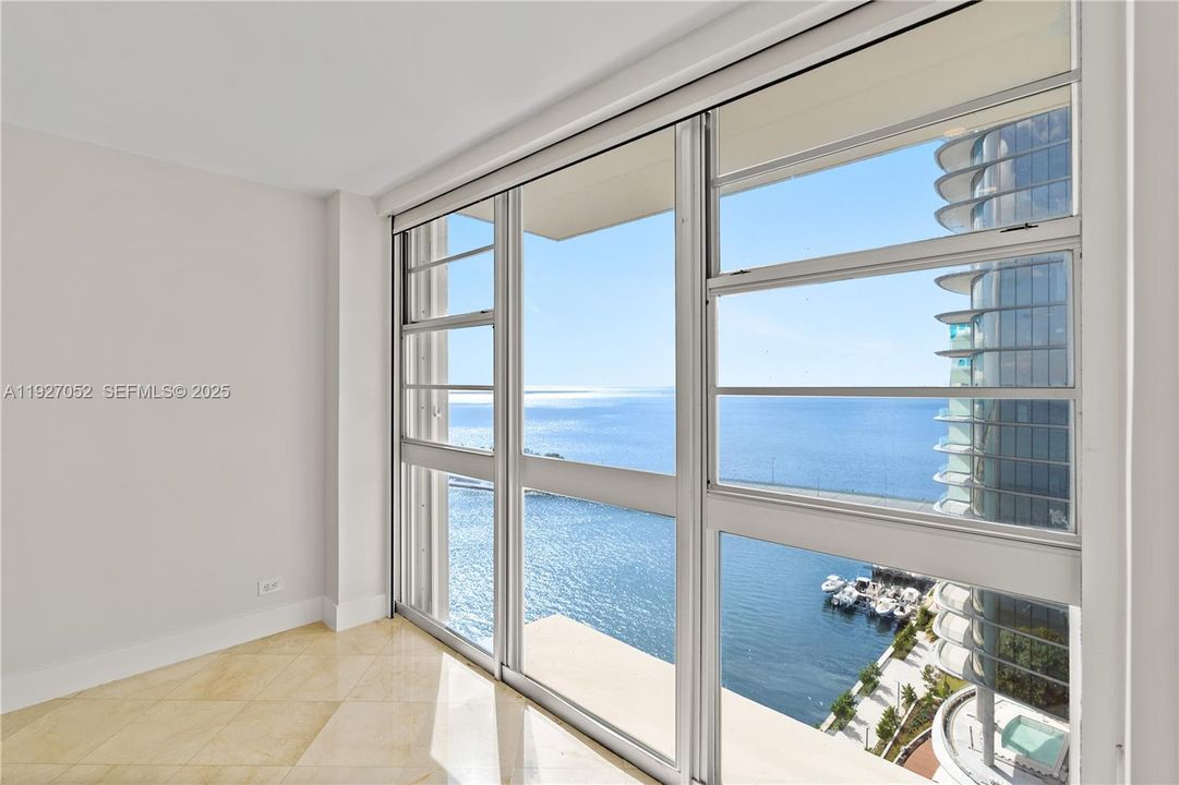 В аренду: $3,000 (1 спален, 1 ванн, 886 Квадратных фут)