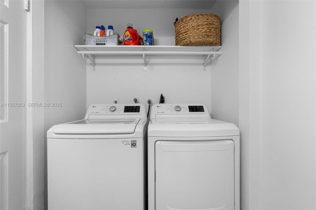 For Sale: $349,900 (3 beds, 2 baths, 1518 Square Feet)