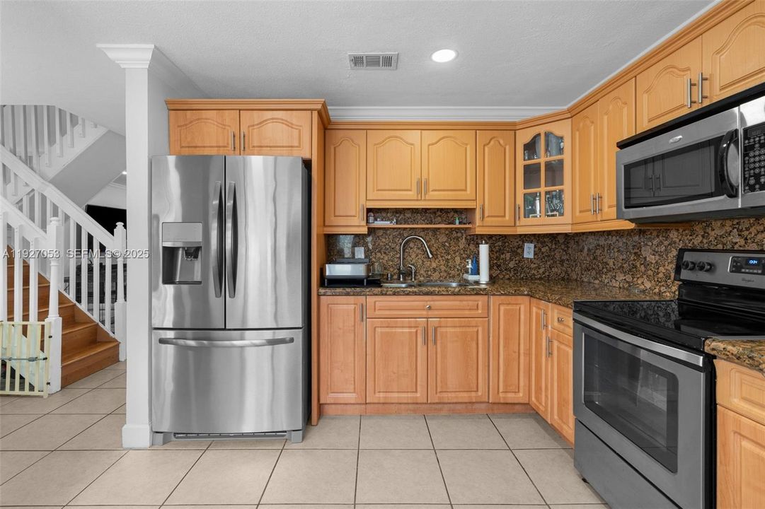 For Sale: $349,900 (3 beds, 2 baths, 1518 Square Feet)