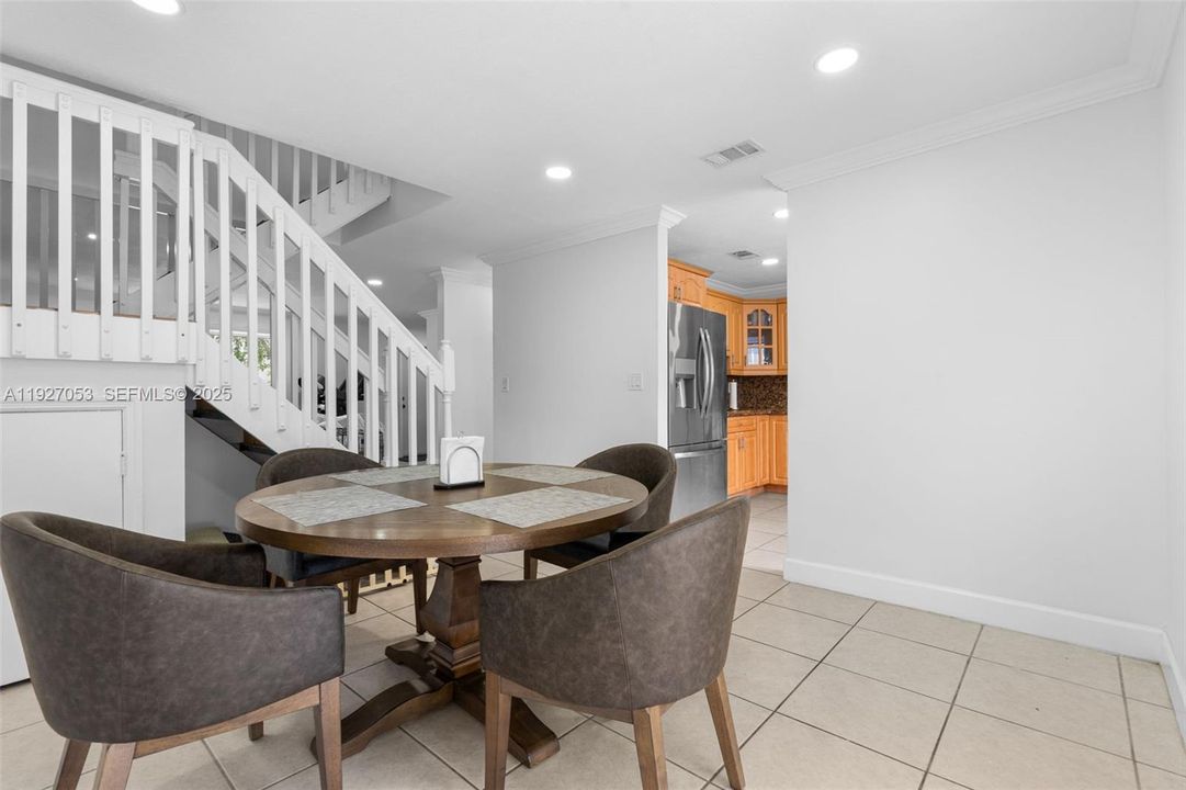 For Sale: $349,900 (3 beds, 2 baths, 1518 Square Feet)