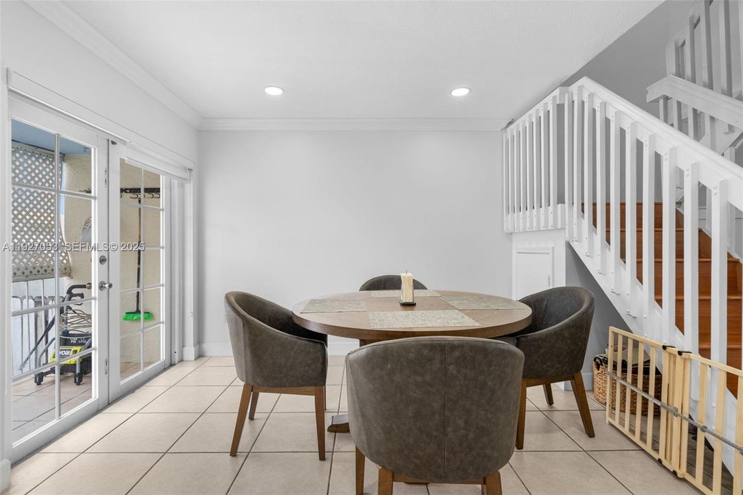 For Sale: $349,900 (3 beds, 2 baths, 1518 Square Feet)