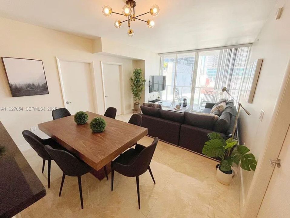 В аренду: $3,600 (2 спален, 2 ванн, 940 Квадратных фут)