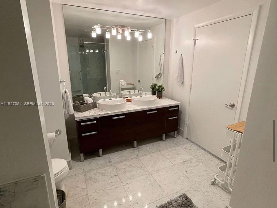 В аренду: $3,600 (2 спален, 2 ванн, 940 Квадратных фут)