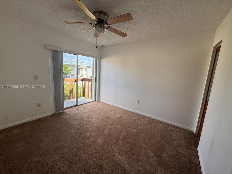 For Sale: $269,000 (2 beds, 1 baths, 1156 Square Feet)