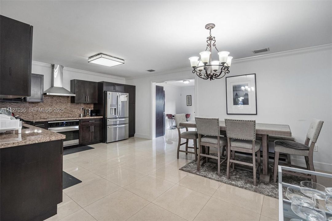 待售: $1,050,000 (4 贝兹, 4 浴室, 2300 平方英尺)