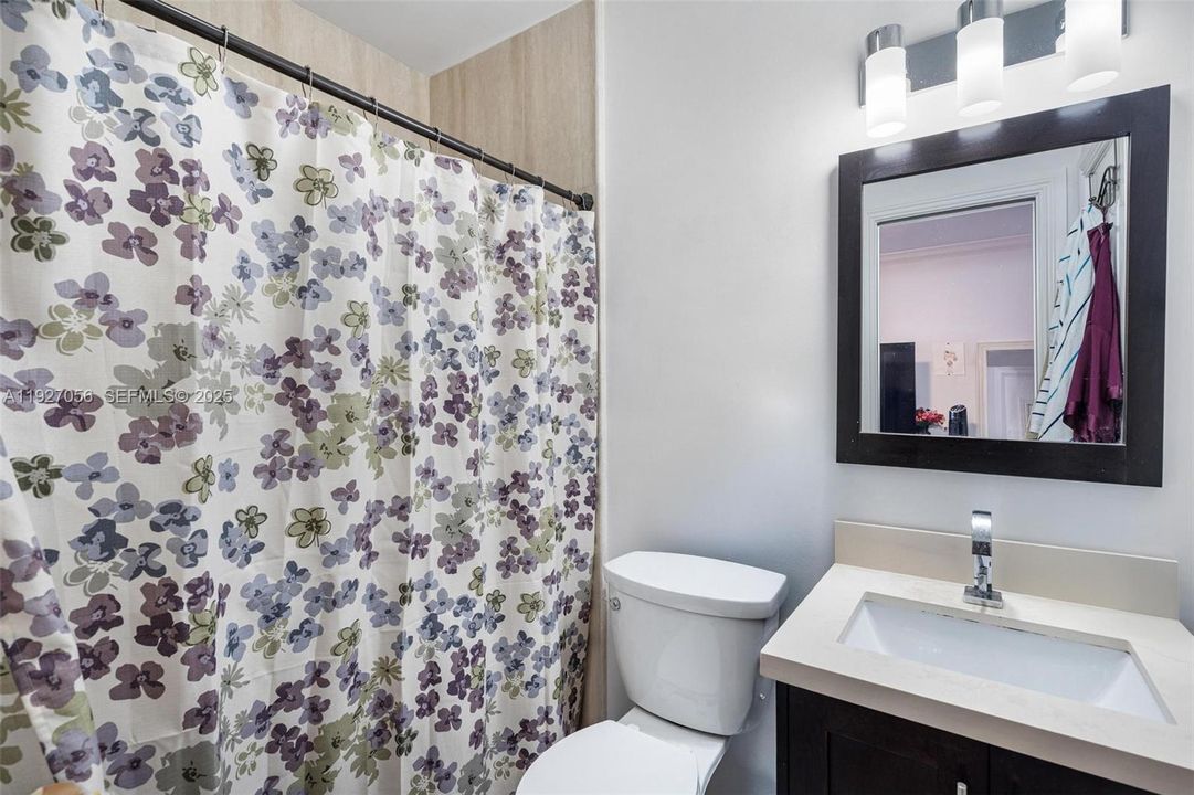 待售: $1,050,000 (4 贝兹, 4 浴室, 2300 平方英尺)