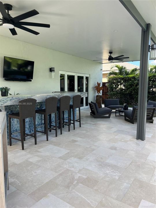 Activo con contrato: $5,000 (4 camas, 3 baños, 2293 Pies cuadrados)